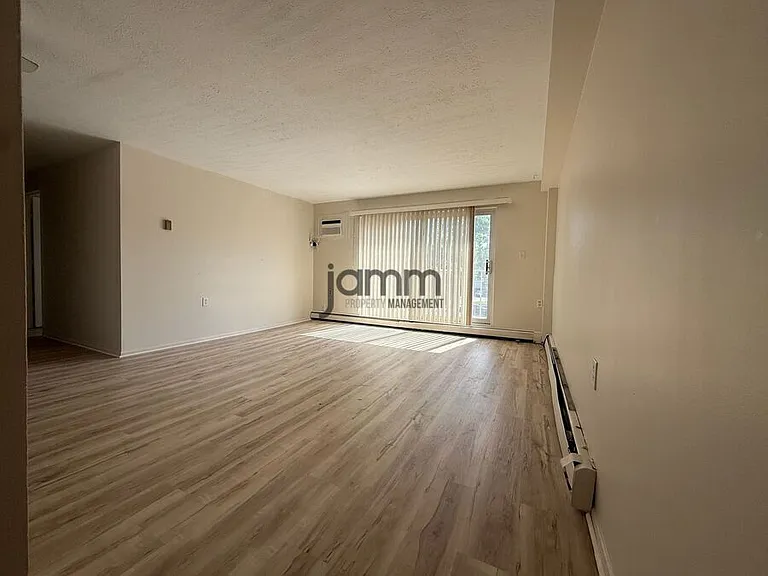 3160 W 14th St #203 — Photo 2