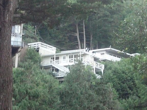 3rd image of 404 Sausalito Blvd
