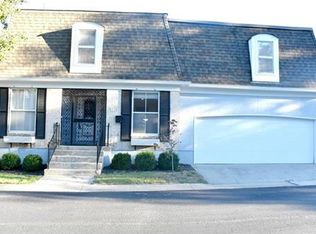 8730 Walmer St, Overland Park, KS 66212