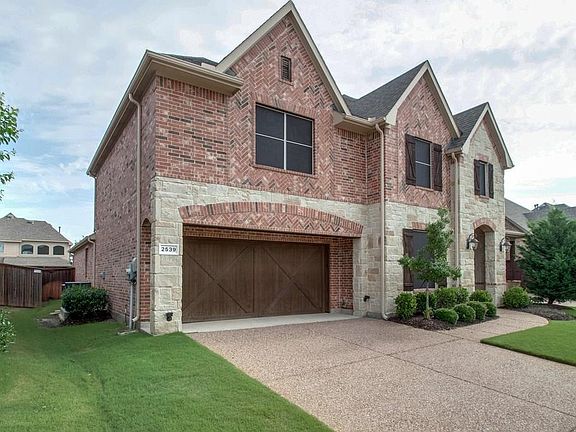 3rd image of 2539 Broadway Dr