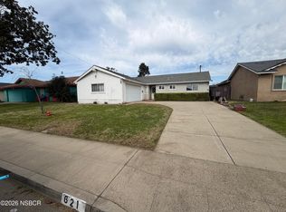 621 E Cox Ln, Santa Maria, CA 93454