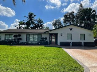 8720 SW 26th Ct, Davie, FL 33328