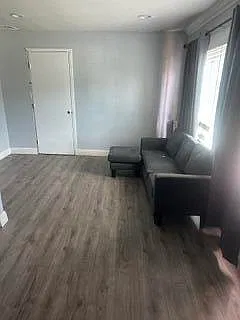 3 bed, 1.0 bath, 1200 sqft, $2,650 — Photo 4