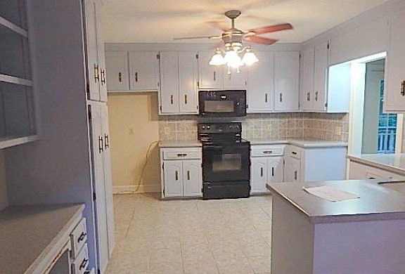 3rd image of 2706 Westbrooke Dr