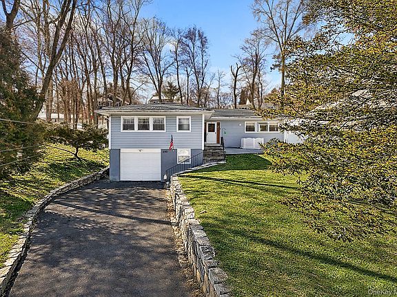 2nd image of 590 Ashford Avenue