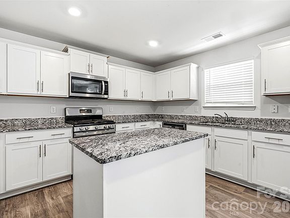 4th image of 309 Oak Branch Rd