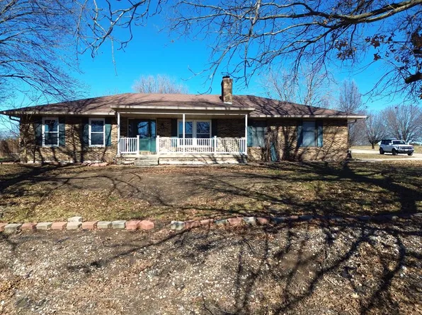 3601 Allendale Dr, Macon, MO 63552