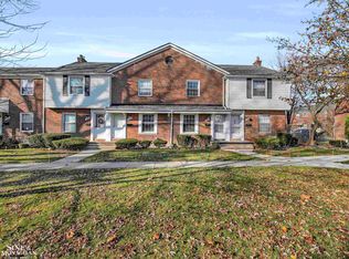 22982 Gary Ln, Saint Clair Shores, MI 48080