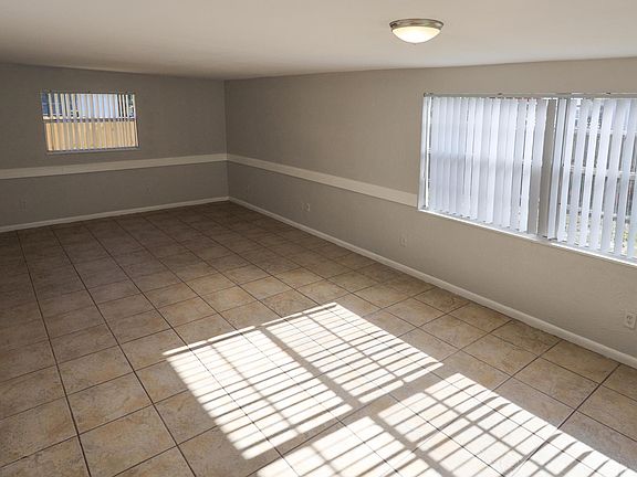 4th image of 260 Tropical Ln