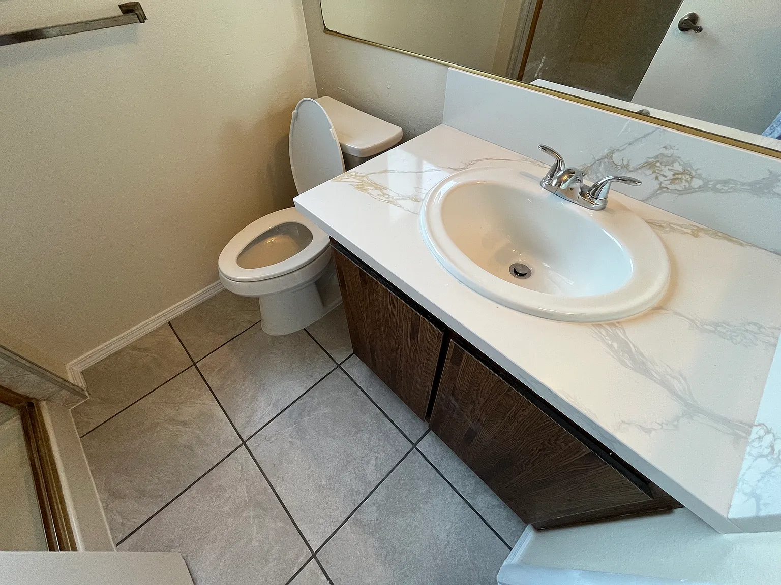 2 bed, 1100 sqft, $2,100 — Photo 3