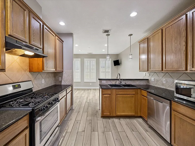 7403 Hollister Rdg — Photo 4