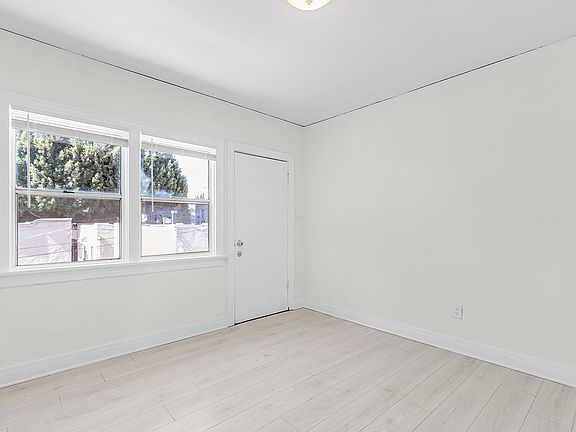 2nd image of 1020 E 75th St #1022
