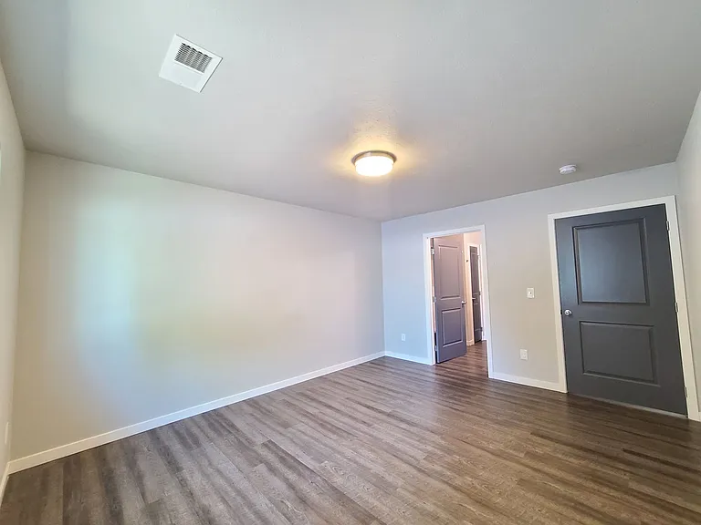 3014 N Gillis Ct — Photo 18