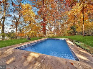 1135 Grovania Ave, Abington, PA 19001