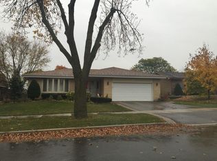 6867 Camden Rd, Downers Grove, IL 60516