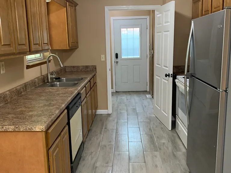 55 Poplar Ln — Photo 3