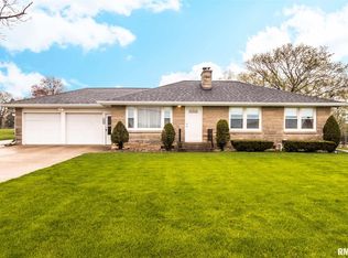 1004 S Main St, Washington, IL 61571