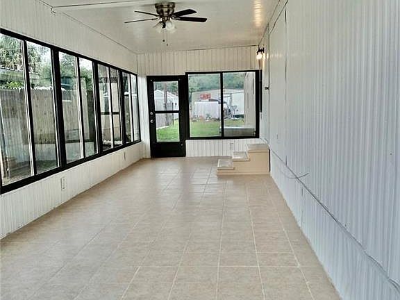 2nd image of 4610 Mundell Ave