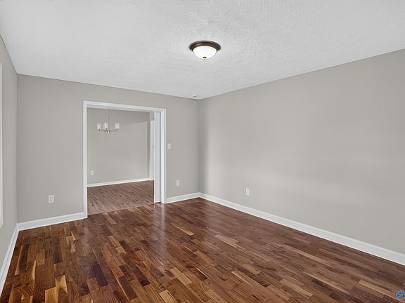 5th image of 603 Bates St