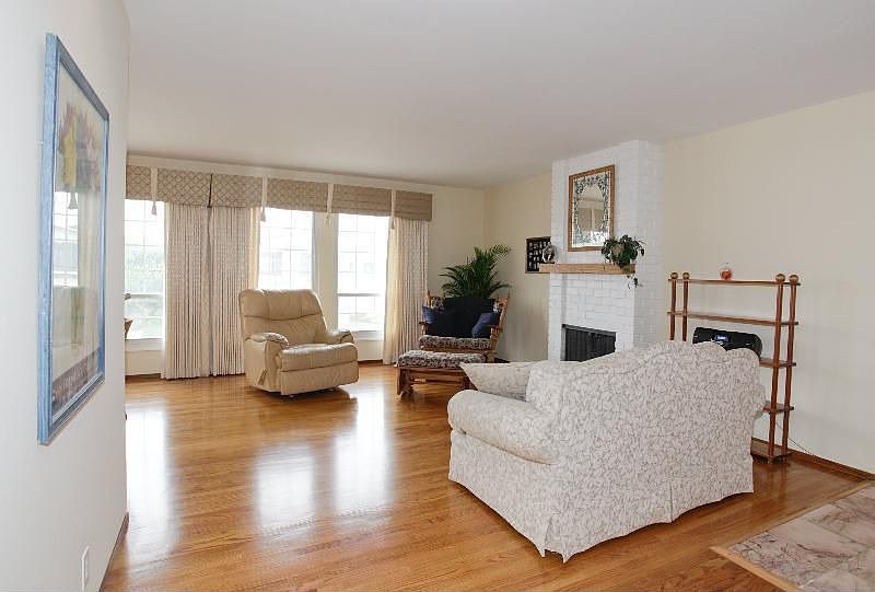 1st image of 247 Edgewood Dr