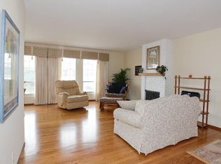 247 Edgewood Dr, Pacifica, CA 94044