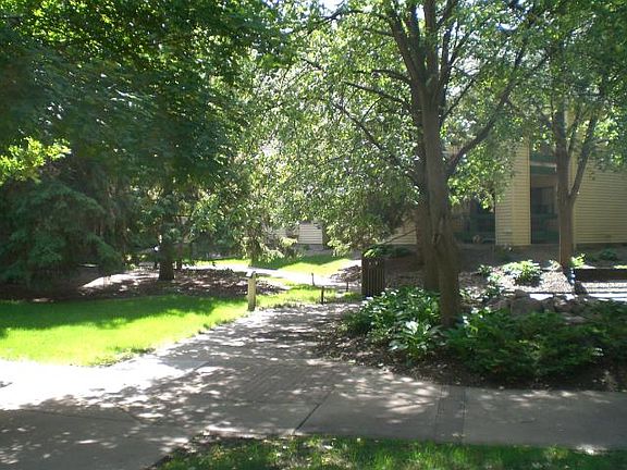 3rd image of 7625 Edinborough Way APT 2212