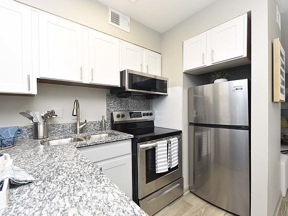 Kitchen + Modern Cabinetry