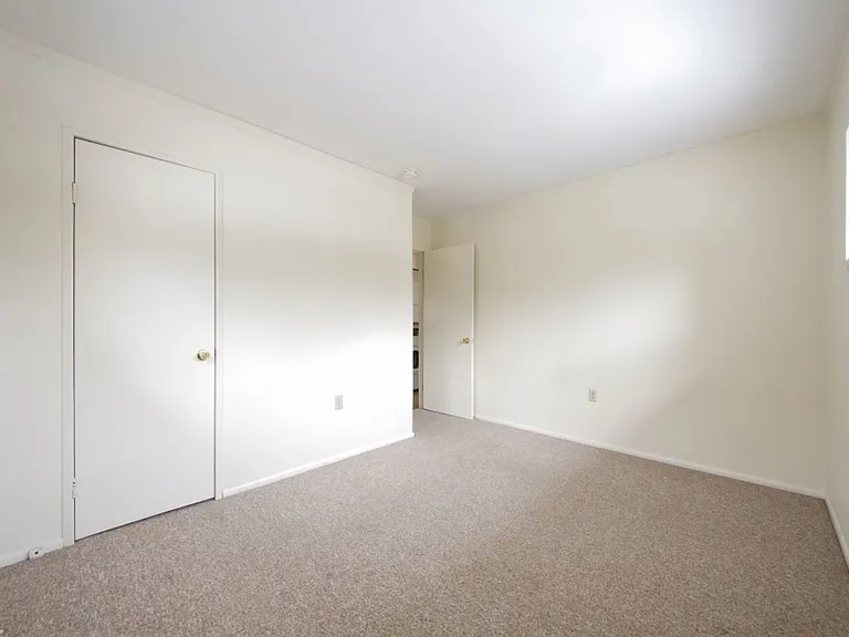 239 Crestmont Ave — Photo 13