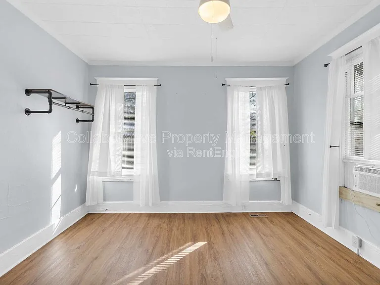1235 E 50th St #B — Photo 6