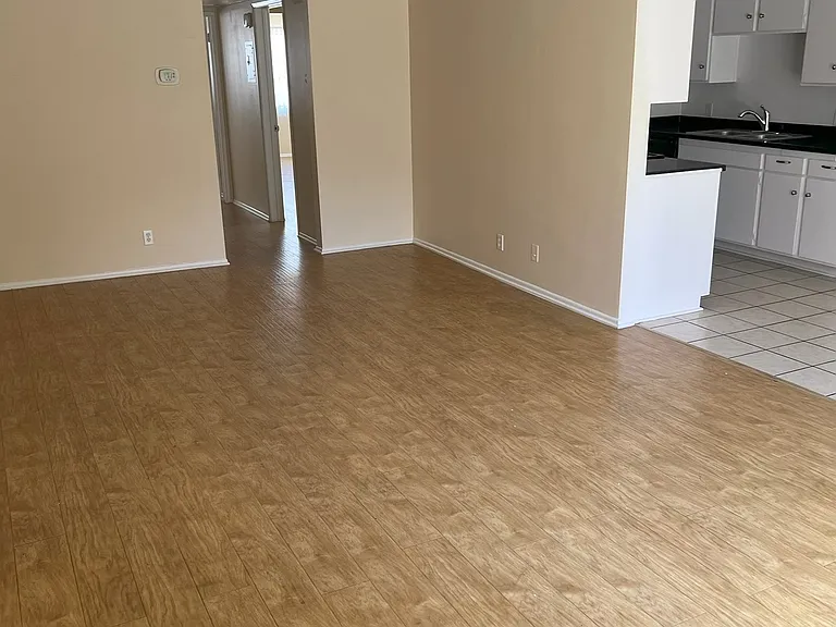 MARGATE VILLA APARTMENTS — Photo 16