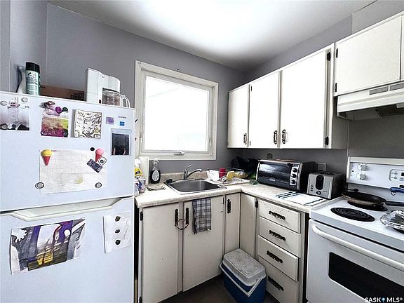 5th image of 221 & 223 4th St NE