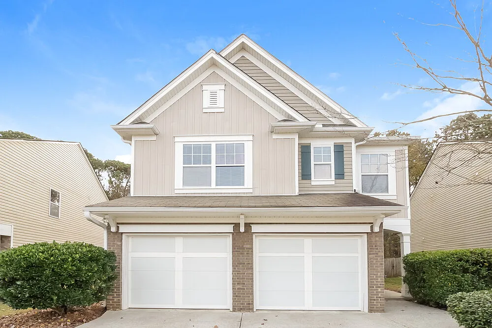 3 bed, 2.0 bath, 1868 sqft, $2,140 — Photo 1