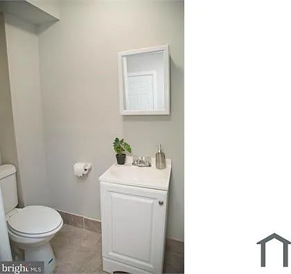2440 S Sheridan St — Photo 7