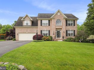 545 Shannon Dr N, Greencastle, PA 17225