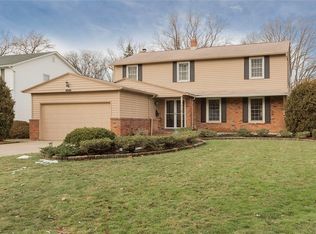 5299 Hickory Dr, Lyndhurst, OH 44124
