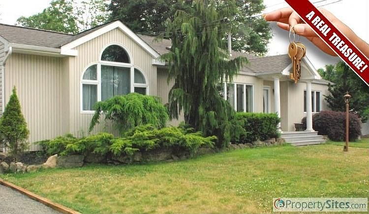 1st image of 34 Strathmore Dr