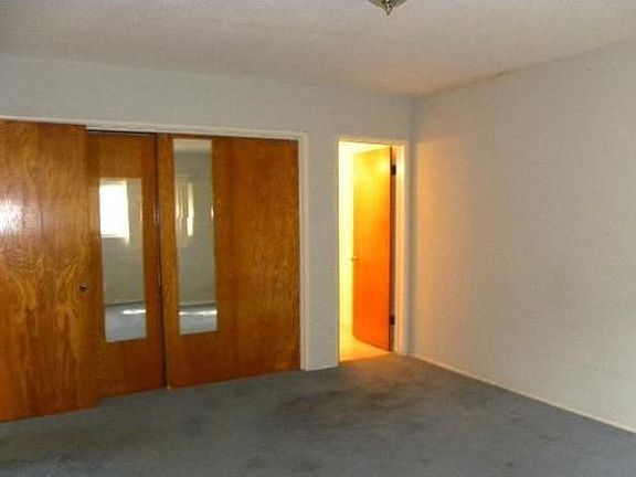 4th image of 611 E Kelso St APT 15
