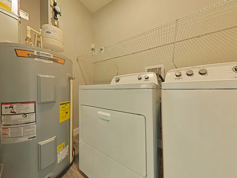 Allure Apartments — Photo 36