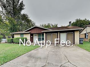 802 Lexington Dr, Lancaster, TX 75134