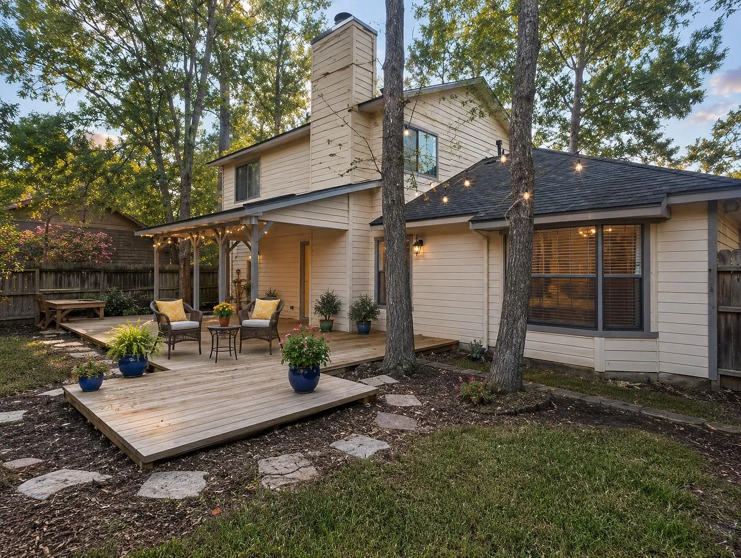 4 bed, 2.5 bath, 1580 sqft, $2,500 — Photo 1