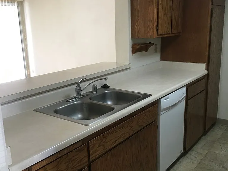 1129 Burton Dr — Photo 5