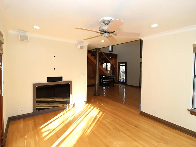 97 S Hartman Ave — Photo 15