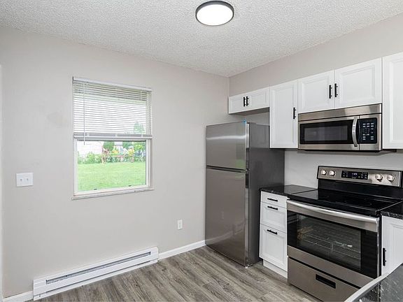 2nd image of 300-304 Sal Blvd #11080344
