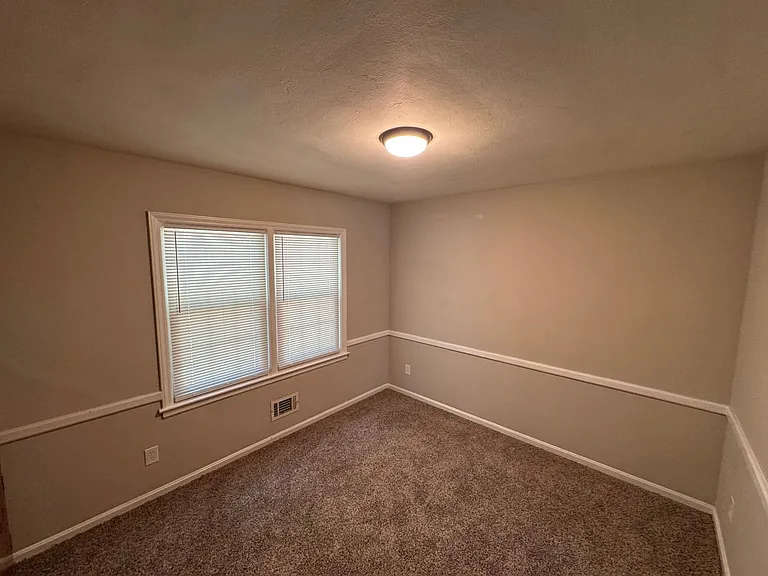 2047 Overbrook Rd — Photo 9