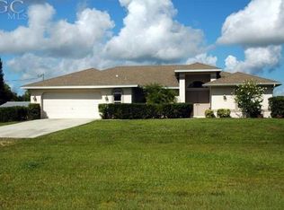 5740 Pangola Rd, Fort Myers, FL 33905