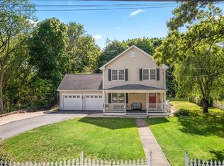 11 1st Ave, Cumberland, RI 02864