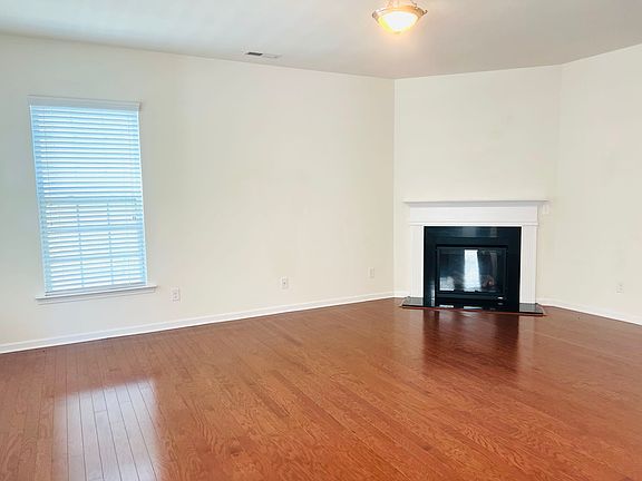 5th image of 10425 Royal Winchester Dr