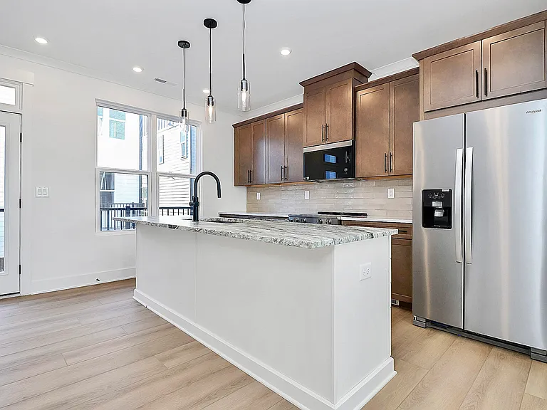 5027 Dutchess Dr — Photo 8