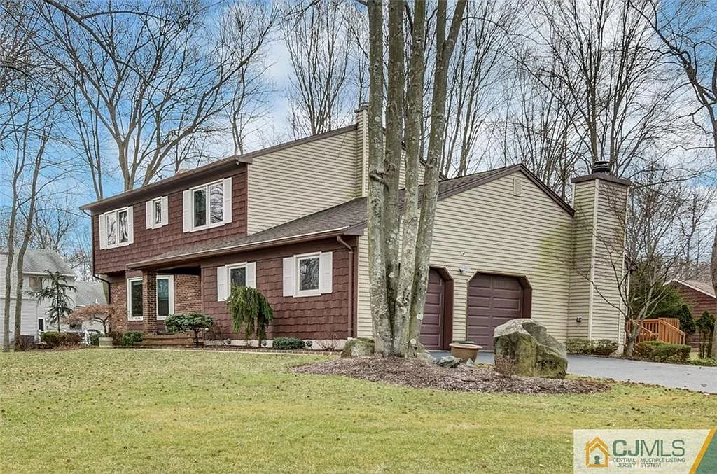 8 Thatchwood Ct photo 1