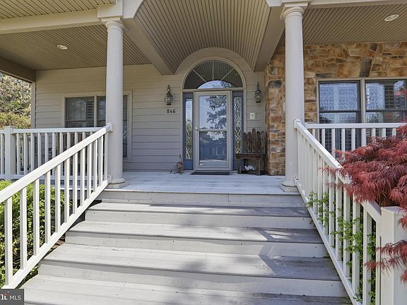 3rd image of 846 Glen Dr